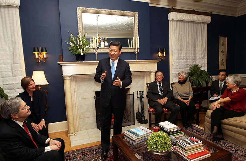 習近平2012年訪美時與老朋友敘舊場景。