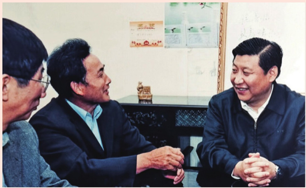 2003年4月24日，時(shí)任浙江省委書記習(xí)近平在浙江下姜村調(diào)研。